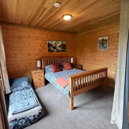 The 'shed' Log Cabin, * Bishop Sutton