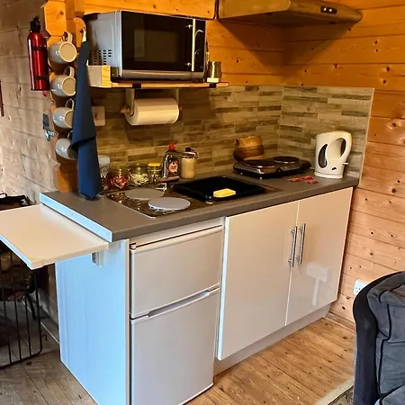 The 'shed' Log Cabin, Apartmán