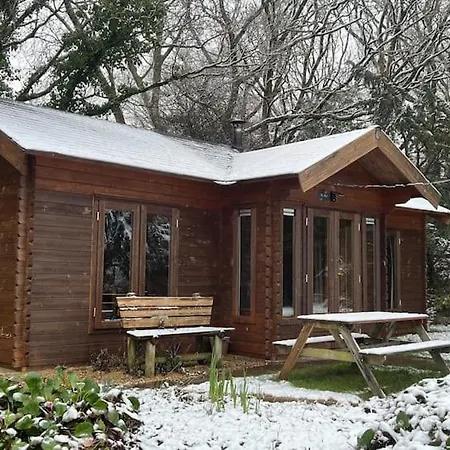 The 'shed' Log Cabin, * Bishop Sutton