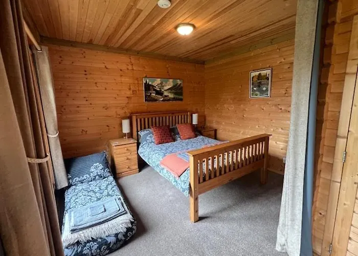 The 'shed' Log Cabin, * Bishop Sutton